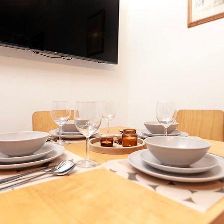 Beautiful 3 Bedroom Flat In Scott Ellis Gardens Londra Exterior foto
