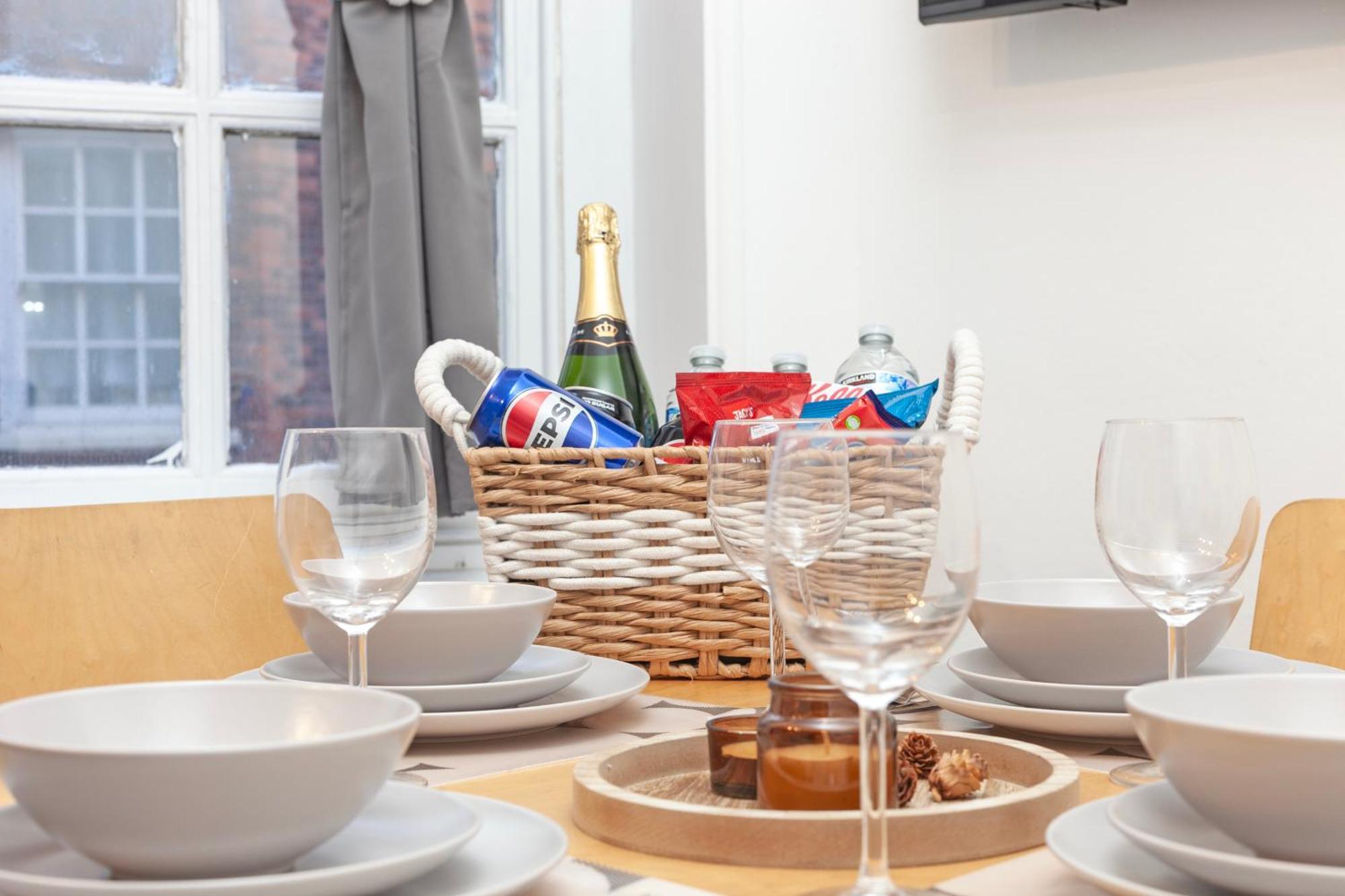 Beautiful 3 Bedroom Flat In Scott Ellis Gardens Londra Exterior foto