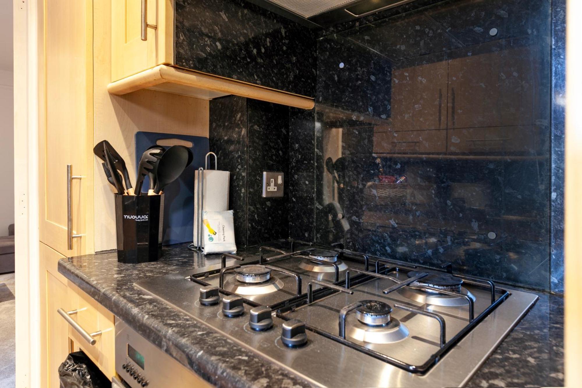 Beautiful 3 Bedroom Flat In Scott Ellis Gardens Londra Exterior foto