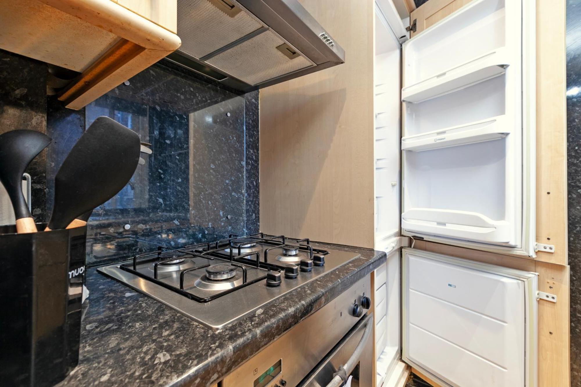 Beautiful 3 Bedroom Flat In Scott Ellis Gardens Londra Exterior foto