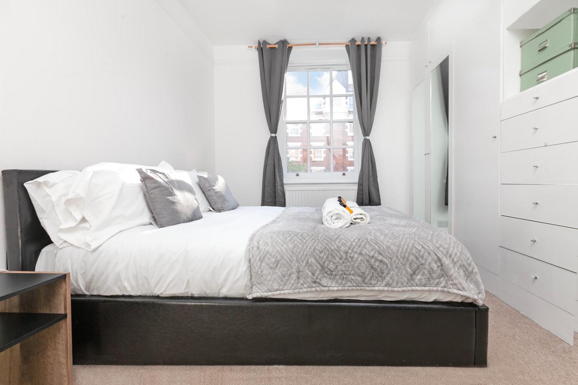 Beautiful 3 Bedroom Flat In Scott Ellis Gardens Londra Exterior foto
