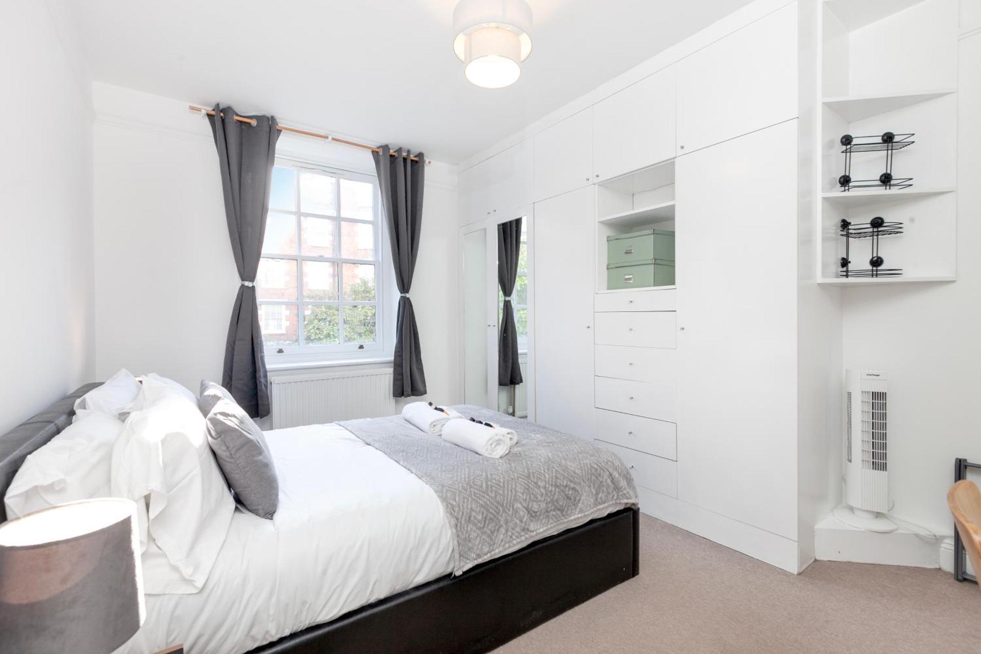 Beautiful 3 Bedroom Flat In Scott Ellis Gardens Londra Exterior foto