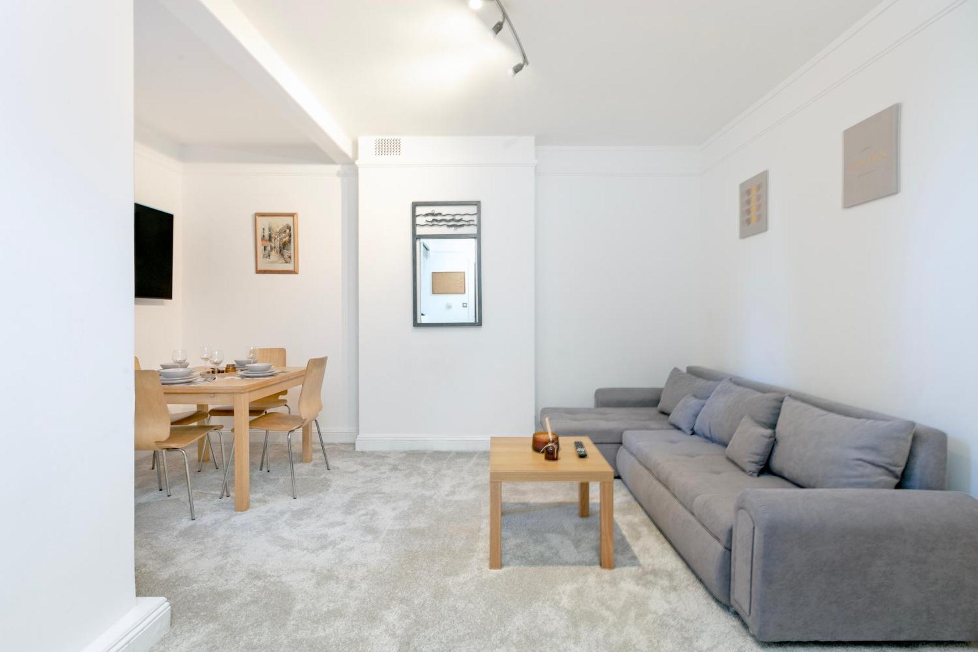 Beautiful 3 Bedroom Flat In Scott Ellis Gardens Londra Exterior foto