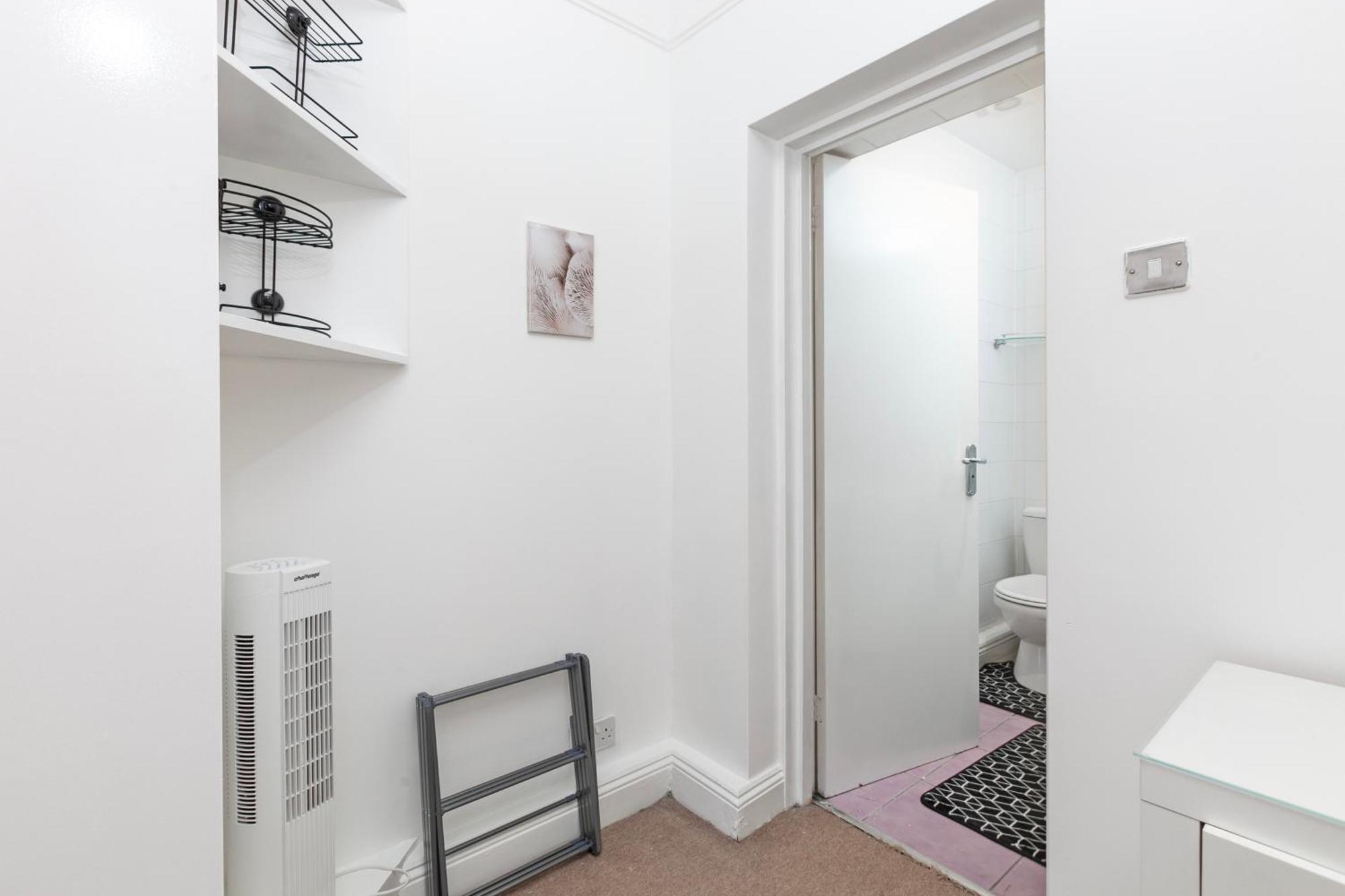Beautiful 3 Bedroom Flat In Scott Ellis Gardens Londra Exterior foto
