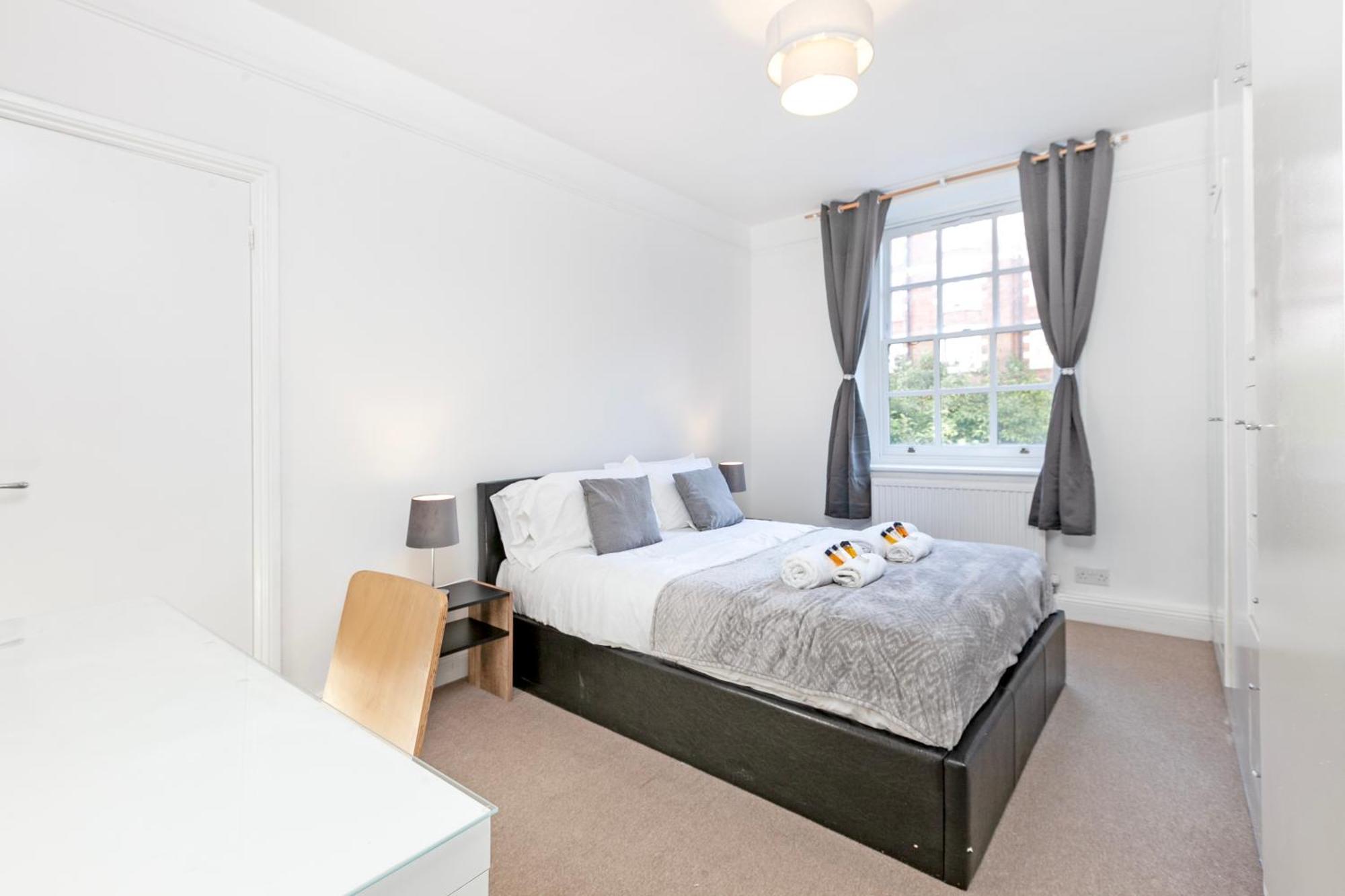 Beautiful 3 Bedroom Flat In Scott Ellis Gardens Londra Exterior foto