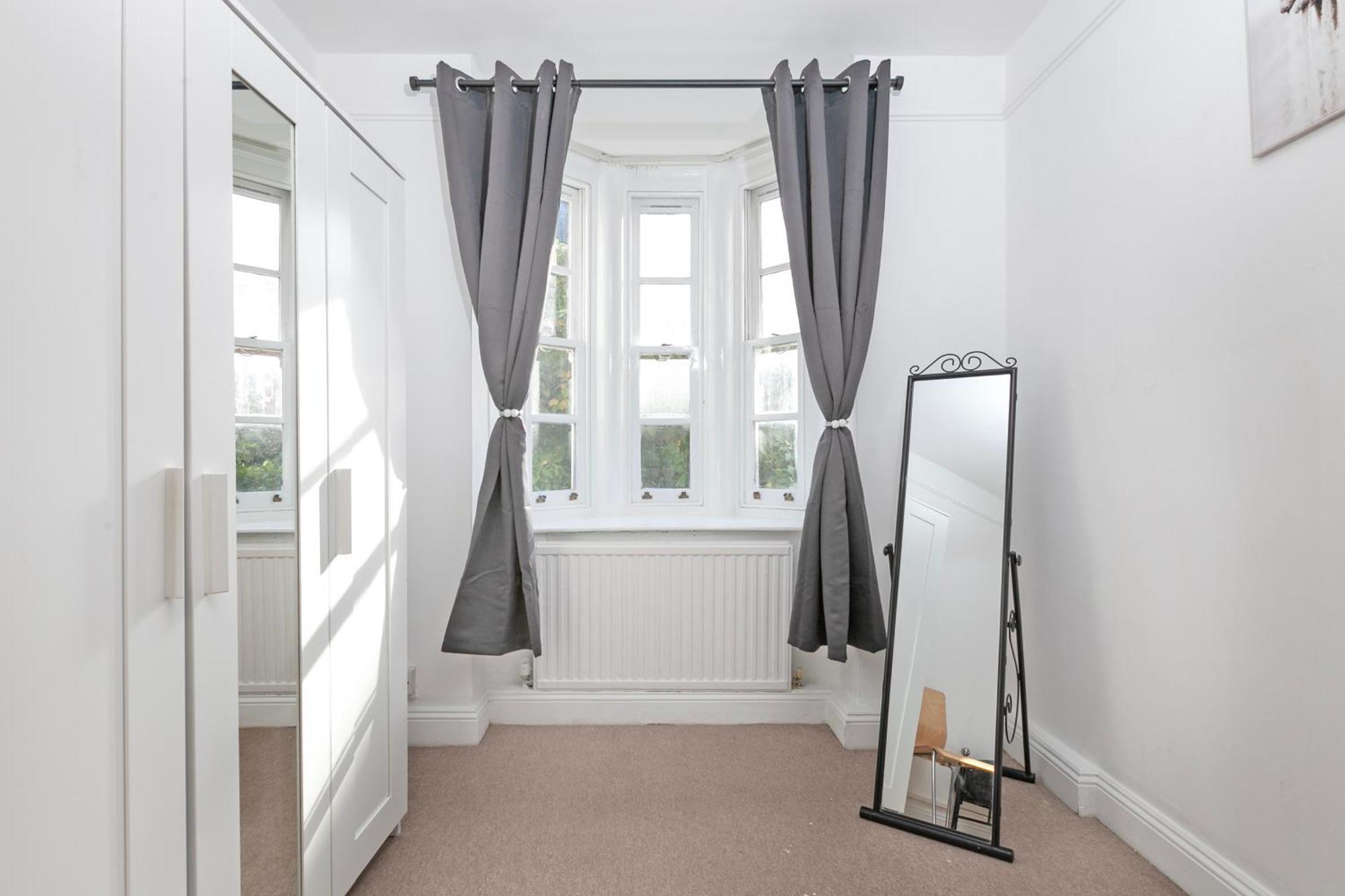 Beautiful 3 Bedroom Flat In Scott Ellis Gardens Londra Exterior foto