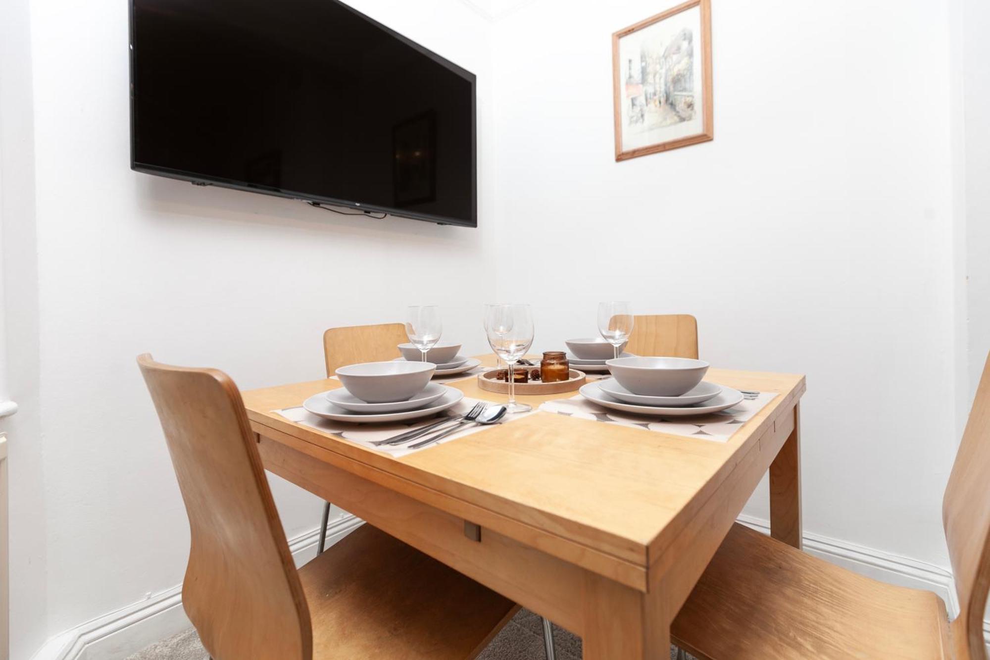 Beautiful 3 Bedroom Flat In Scott Ellis Gardens Londra Exterior foto