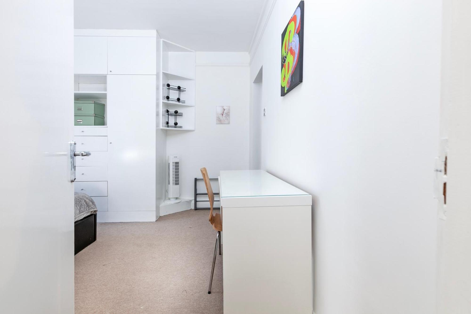 Beautiful 3 Bedroom Flat In Scott Ellis Gardens Londra Exterior foto